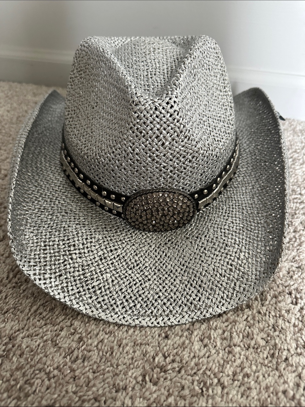 Peter Grimm NWT Gila silver & bling coated straw cowboy hat. One size fits most